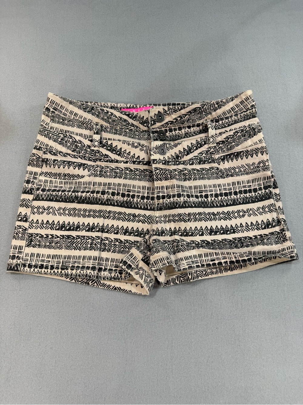 Tinseltown Black & Cream Cotton Blend Aztec Tribal Patterned Women's Jean Shorts